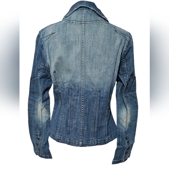 Surf Diva | Vintage-Inspired Fitted Denim Jacket with Snap Buttons - Picture 2 of 9
